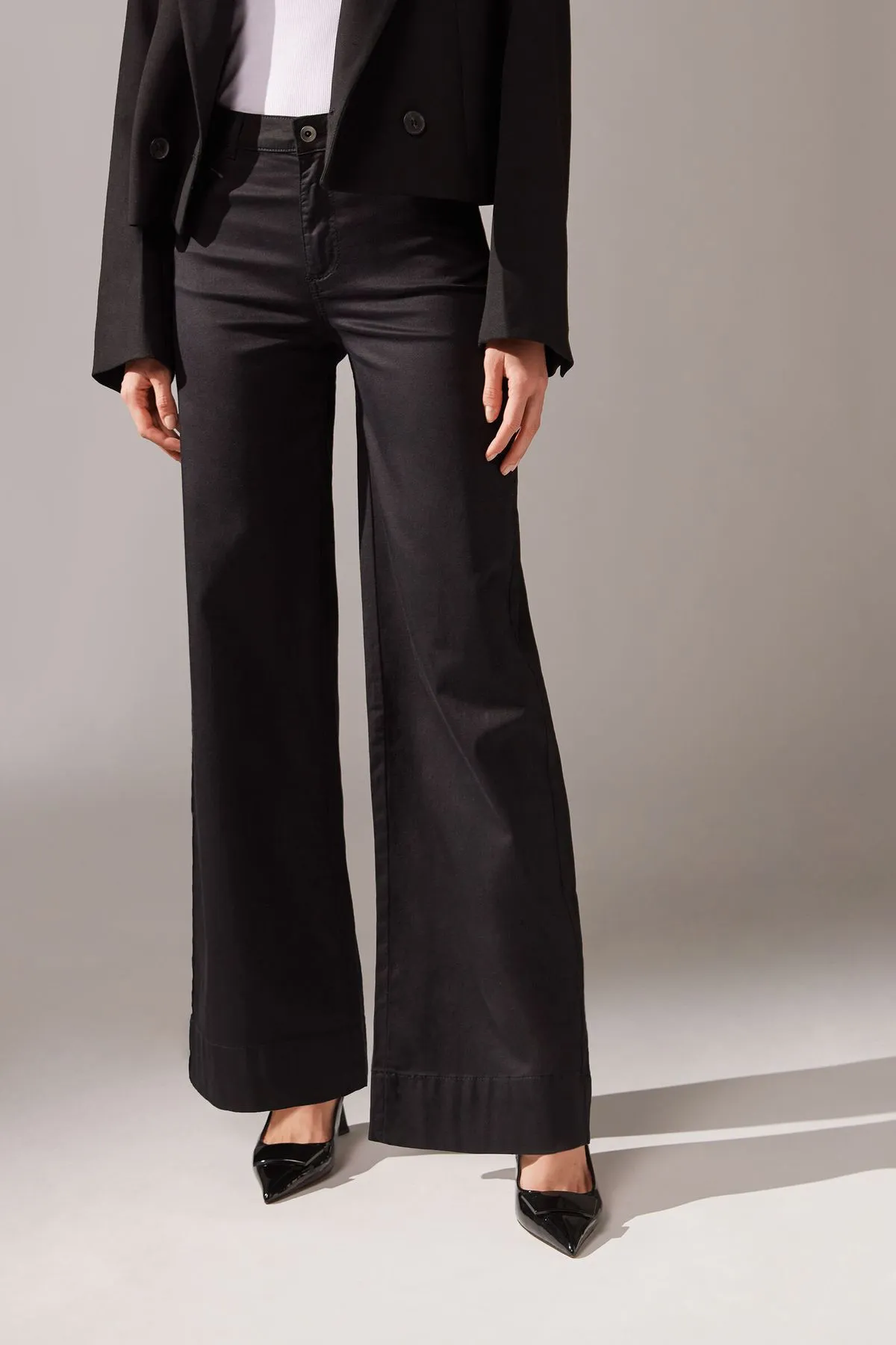 -70%OFF Calça Jeans Pantalona Eco – Preto Calzedonia