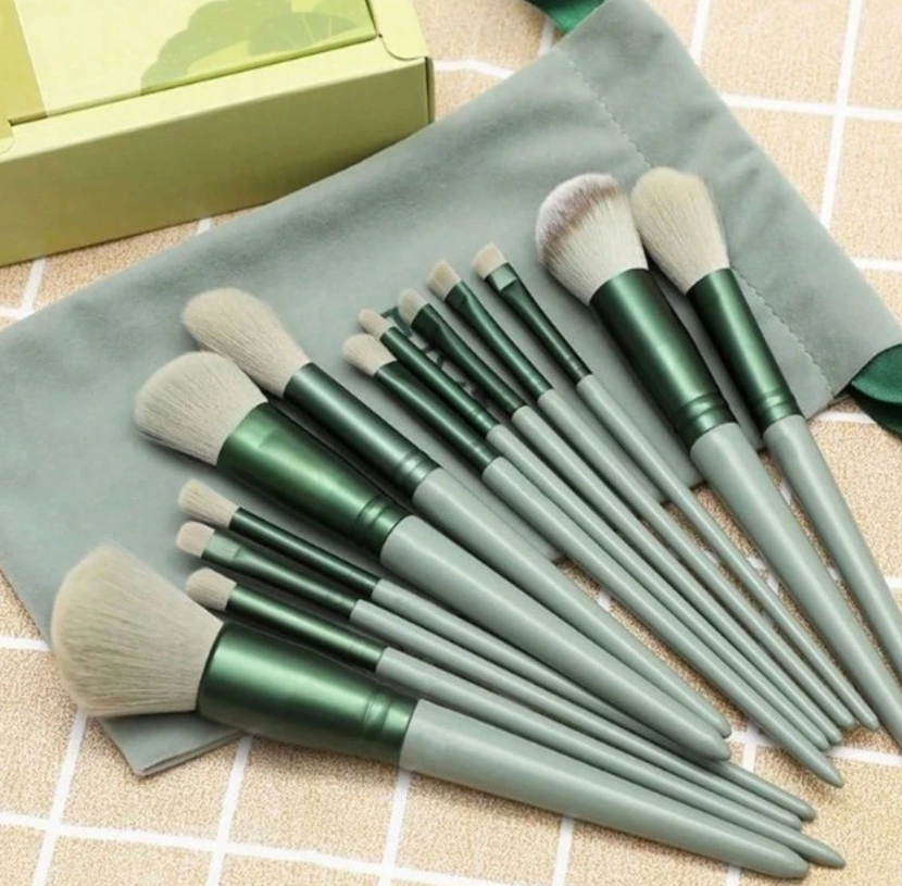 -67% Kit 13 Pçs Pincéis De Maquiagem Contorno Kabuki Profissional