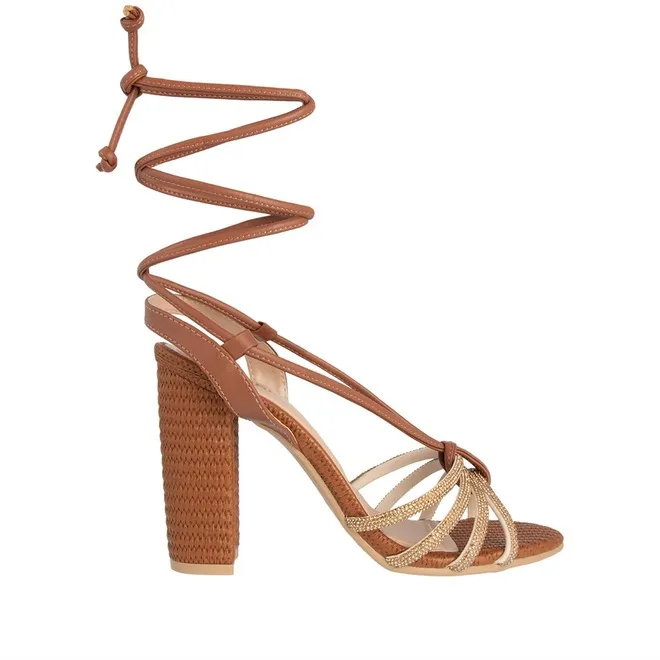 -41%OFF Sandália Gabriela Salto Grosso Amarração Strass Ráfia Texturizado Caramelo StudioZ -41%OFF Sandália Gabriela Salto Grosso Amarração Strass Ráfia Texturizado Caramelo StudioZ